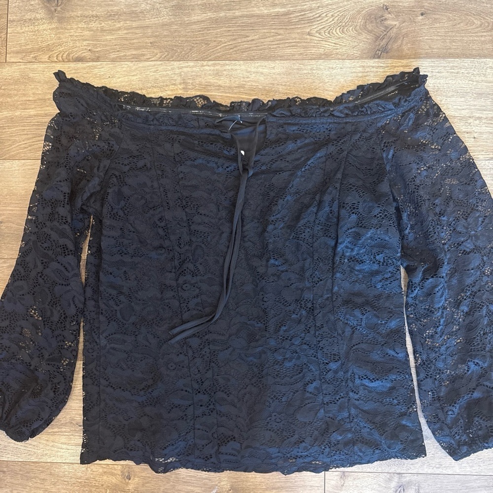 NWT Torrid Black Lace Off The Shoulder Women’s  size 2 Peasant Top